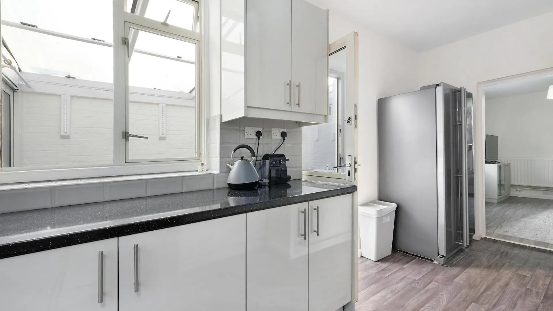 Spacious 5-Bedroom 2-Bath Home In Stanwell