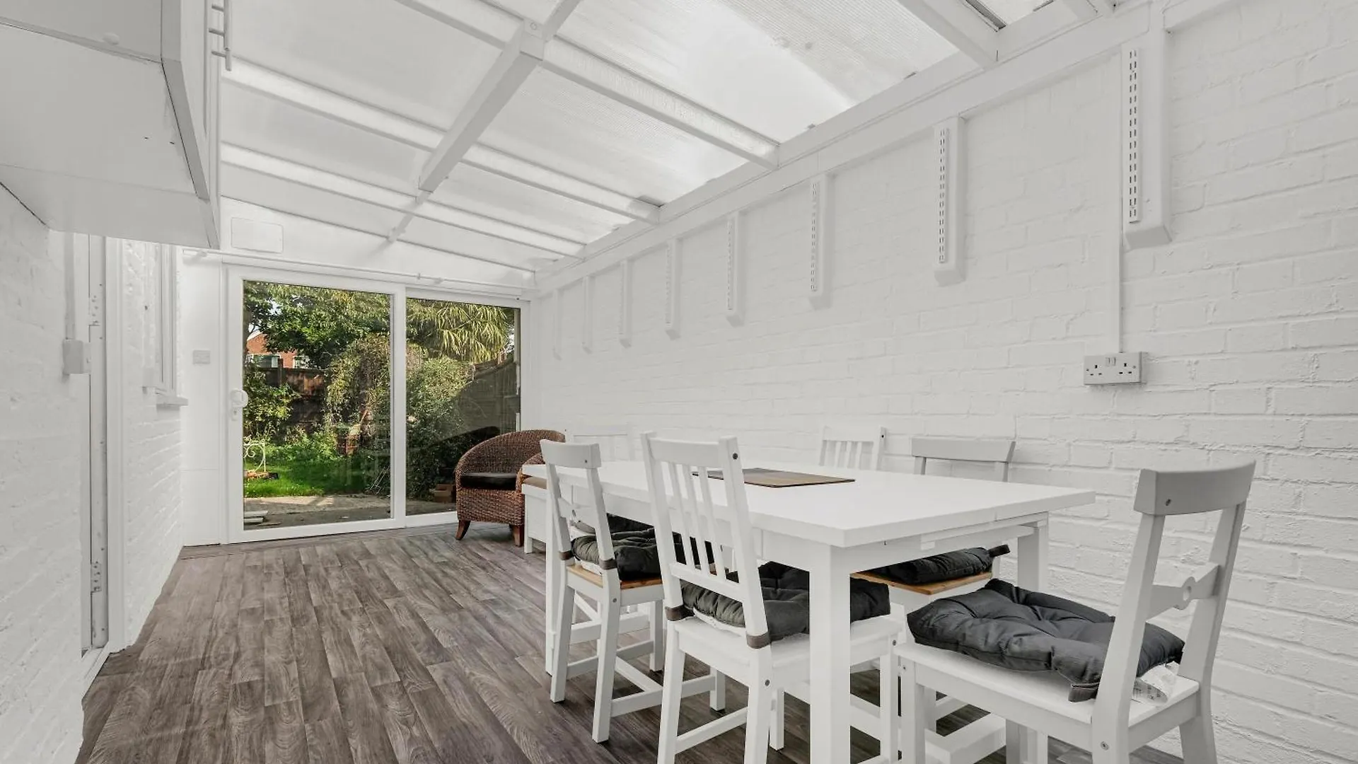 Spacious 5-Bedroom 2-Bath Home In Stanwell 0*,  Ηνωμένο Βασίλειο