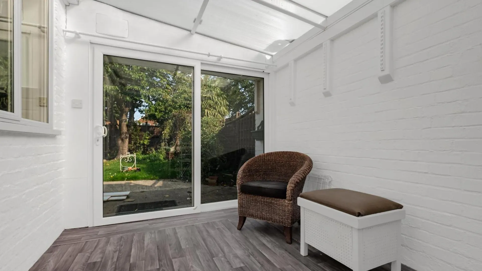Spacious 5-Bedroom 2-Bath Home In Stanwell Ηνωμένο Βασίλειο