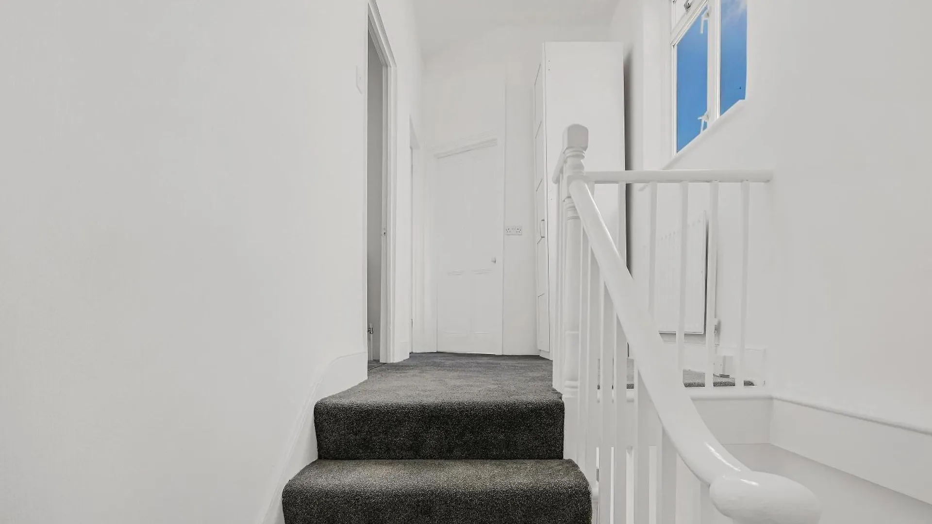 Spacious 5-Bedroom 2-Bath Home In Stanwell