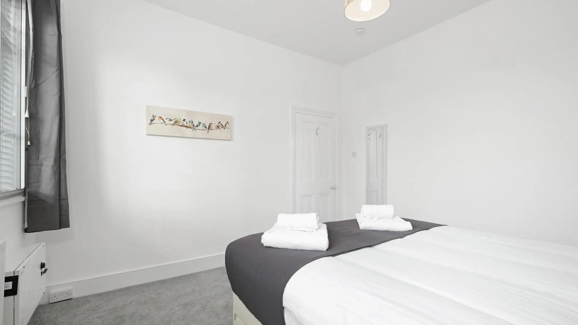 Holiday home Spacious 5-Bedroom 2-Bath Home In Stanwell